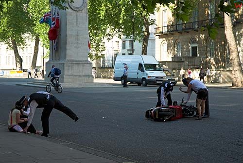 Londyn, Westminister, trakt Parliament St. policja obsługująca wypadek drogowy